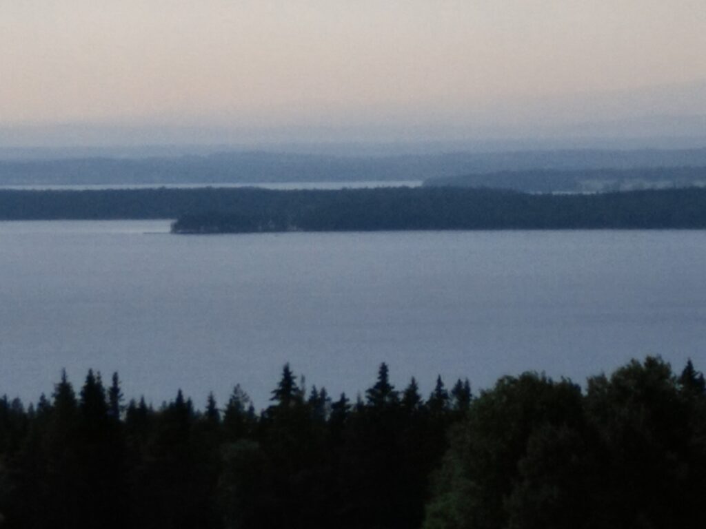 Trolsk bild över Storsjön